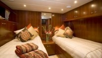 HUEYS ISLAND -  Twin Cabin